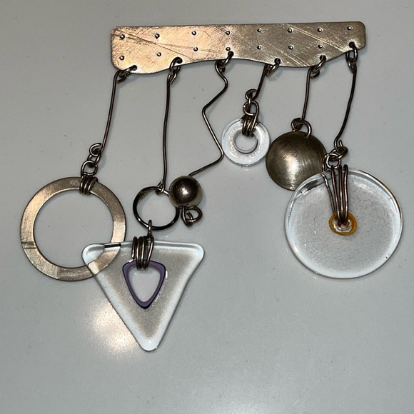 Jewelry - Beautiful silver and glass pin!